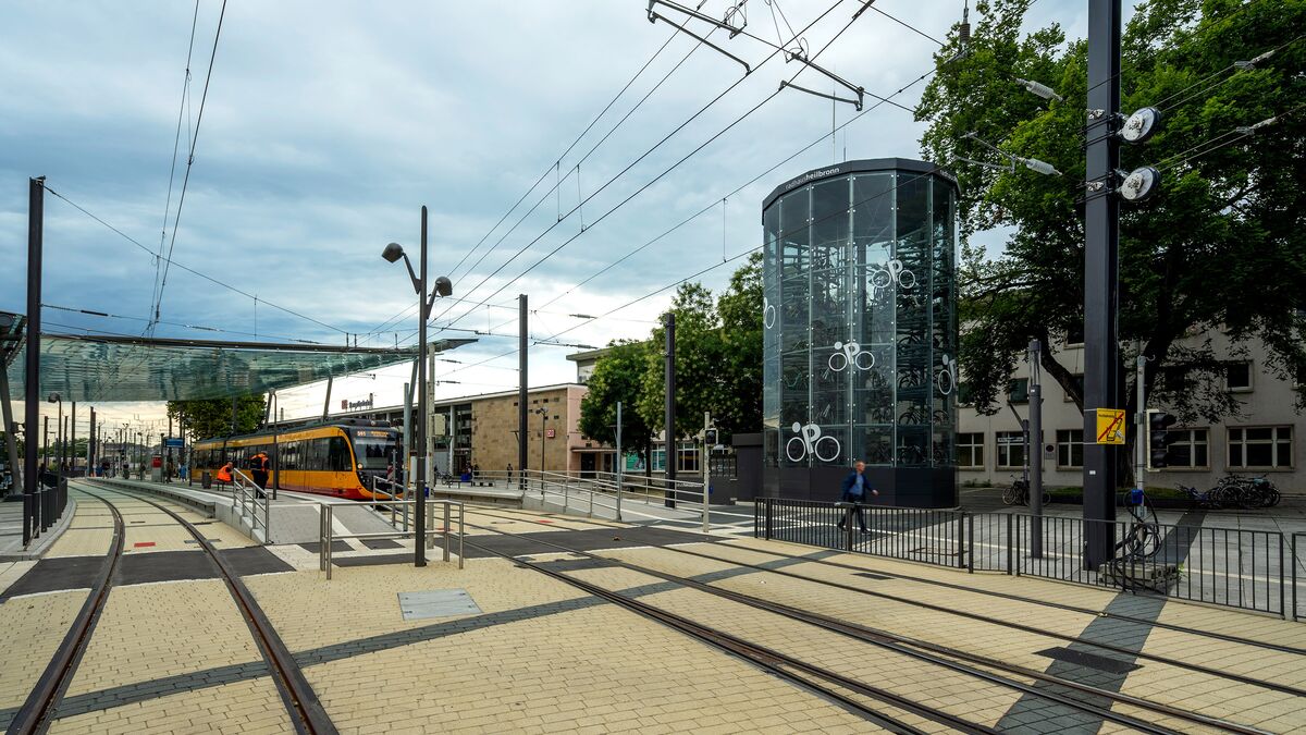 Overview of the station forecourt in Heilbronn
