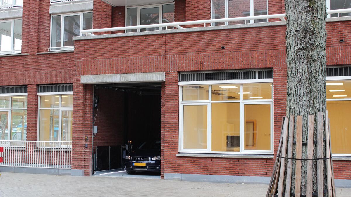 1462783298-18_1-1302211-amsterdam-carlift-v07-2-stops-3.jpg