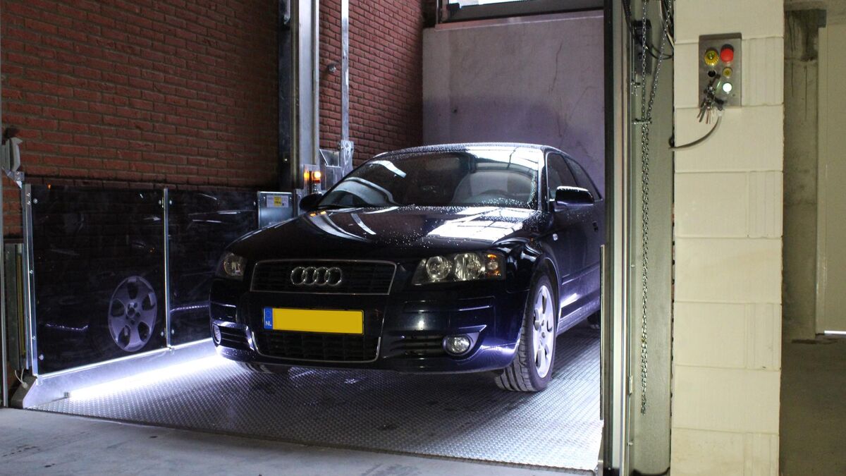 1462783290-62_1-1302211-amsterdam-carlift-v07-2-stops-1.jpg