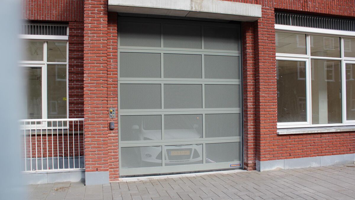 1462783321-07_1-1302211-amsterdam-carlift-v07-2-stops-16.jpg