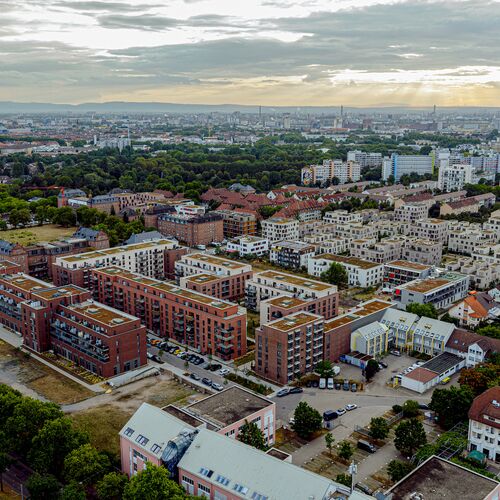 Aerial view of the entire site of the ‘Turley’ district in Mannheim Image of a city model with integrated park systems